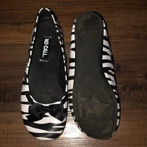 Zebra print size 8 shoes